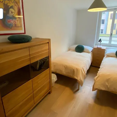 H2 With 3,5 Rooms, 2br, Living And Kitchen, And Quite Zürich