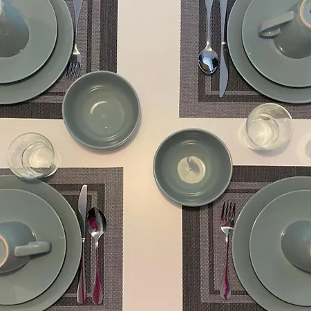 アパート H2 With 3,5 Rooms, 2br, Living And Kitchen, And Quite