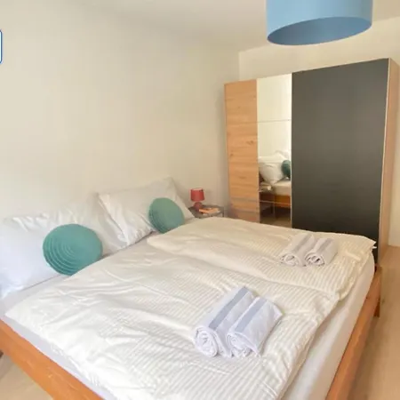 H2 With 3,5 Rooms, 2br, Living And Kitchen, And Quite Apartmán